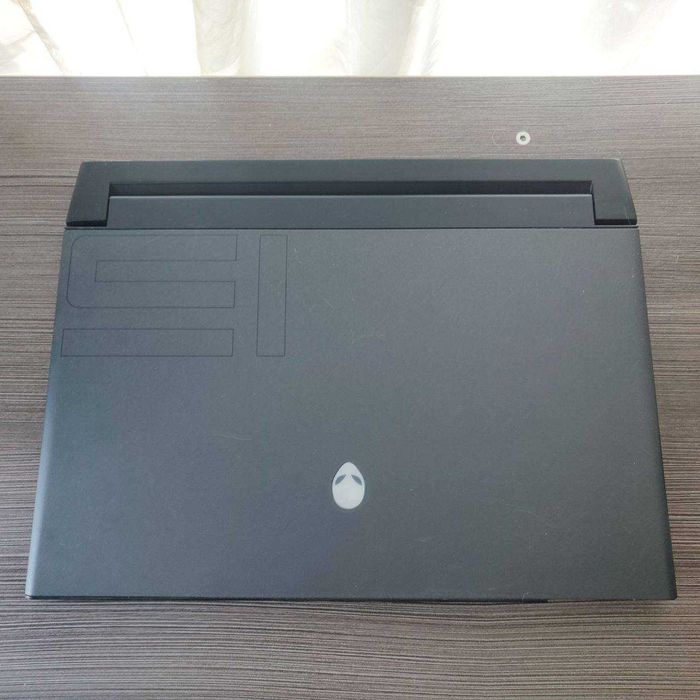 Dell Alienware m15 R3 15.6" 300Hz i7-10750H 16Gb SSD512Gb RTX2070Super