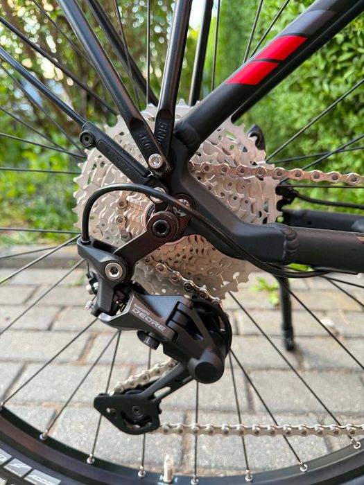 Rower elektryczny unibike tracker czarno/czerwony