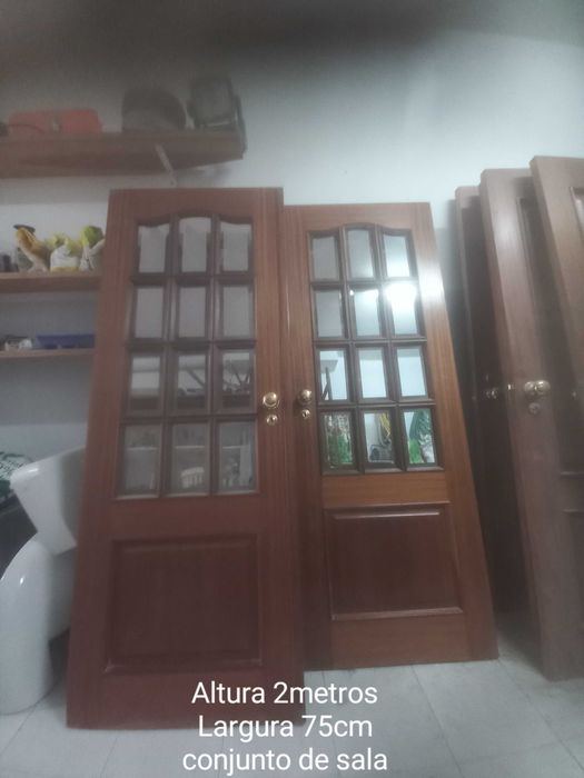 Portas de interior em madeira maciça