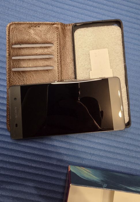 Телефон Sony Xperia XA Dual