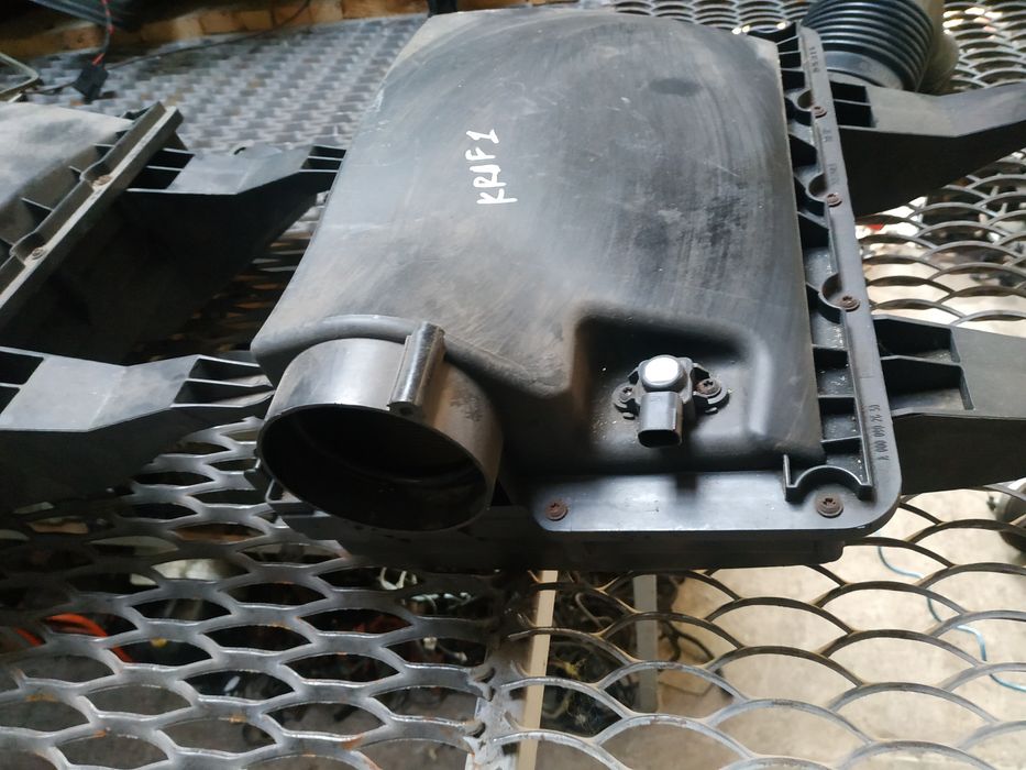 Корпус воздушного фильтра Мерседес спринтер 901-906,Фольксваге Крафтер