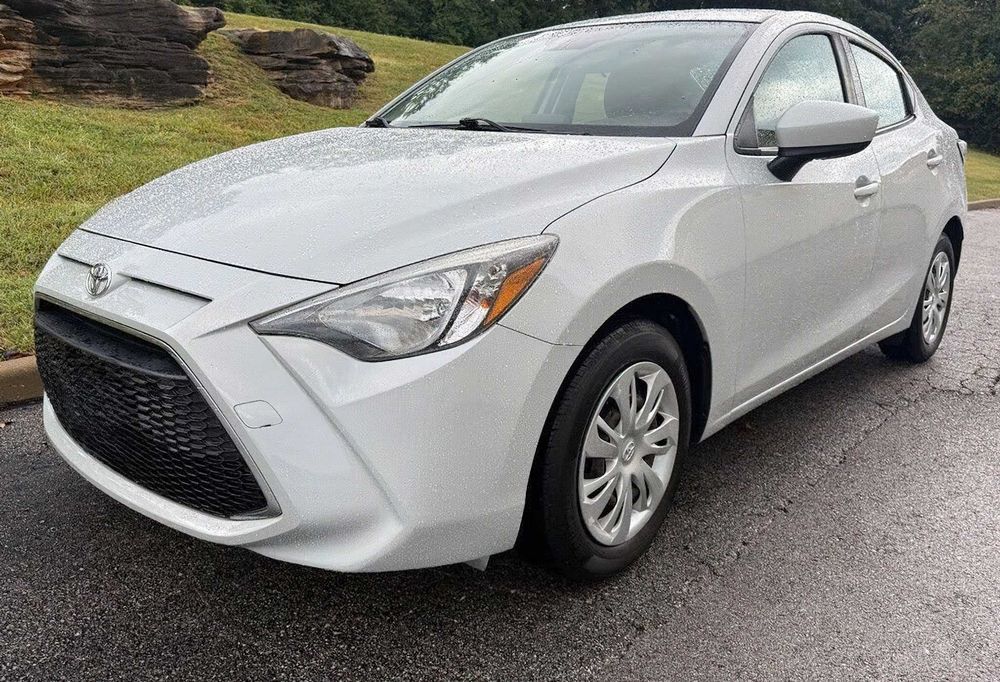 Toyota Yaris L      2019