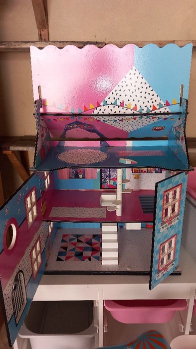 Casa de bonecas madeira