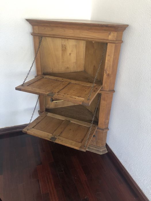 Móvel BAR de canto em madeira com portas