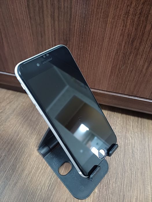 Телефон iphone se 2020 64, айфон
