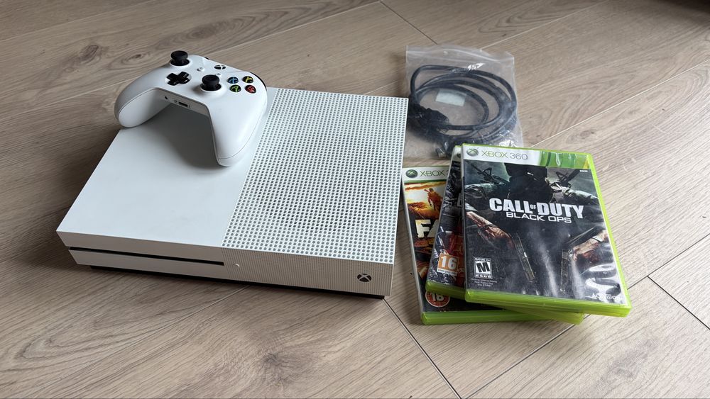 Xbox One S 1TB + Ігри
