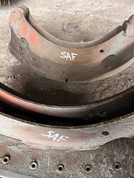 Гальмівні колодки SAF Holland 420х180 (SNK4218) для осі напівпричепа 9 тонн