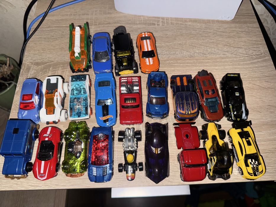 Машинки хот вилс Hot wheels