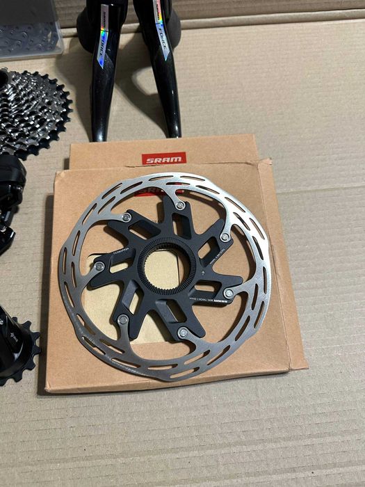 У продажу новий комплект трансмісії Sram Force D2 AXS 12s