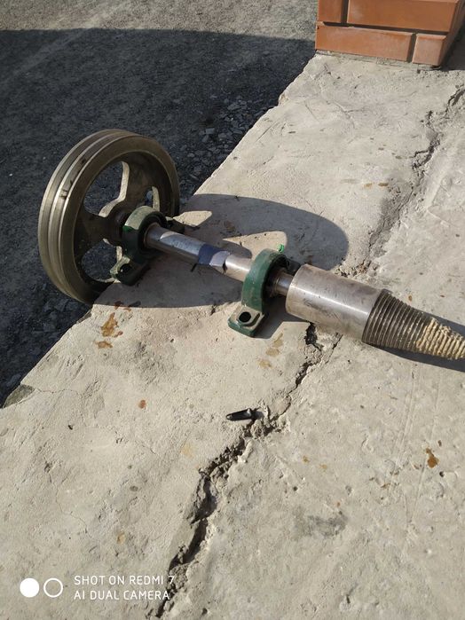 Винтовий дровокол