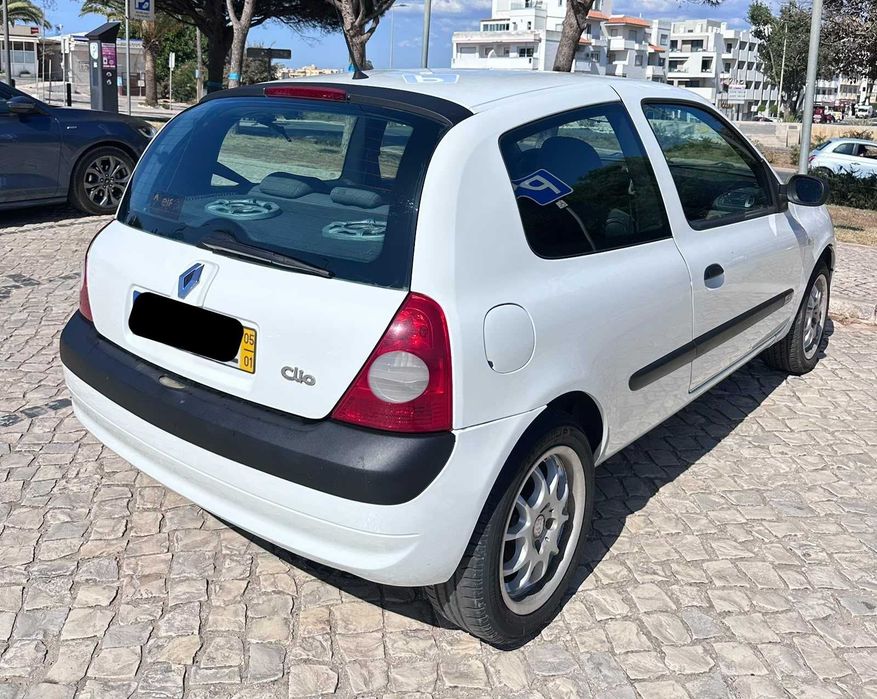 Renault clio II 1.5 dci — photo 4