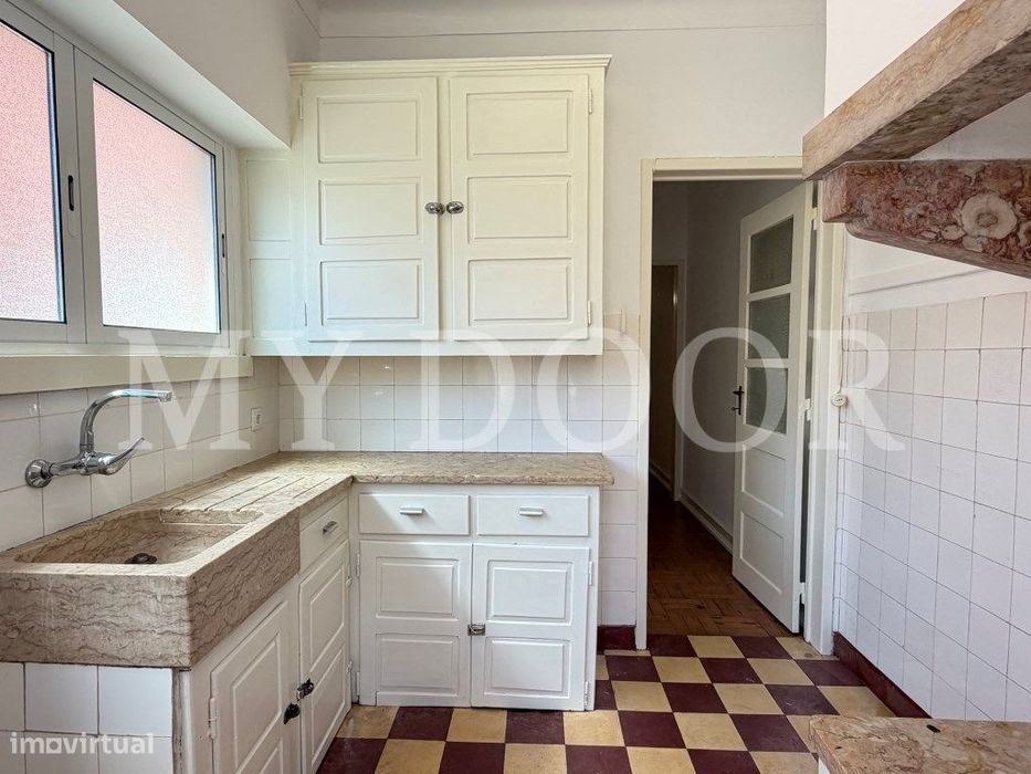 Apartamento T1+1 - Moscavide - R/C Alto - Central