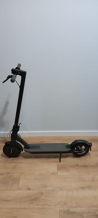 Hulajnoga elektryczna Mi Essential