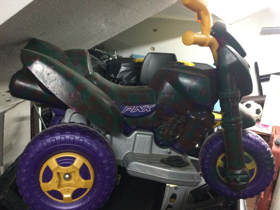 Mota ou triciclo a bateria para criança