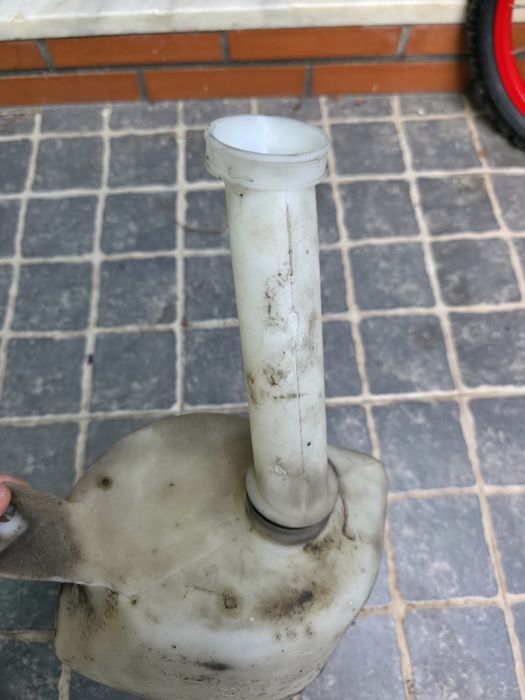 Reservatório de agua limpa parabrisas