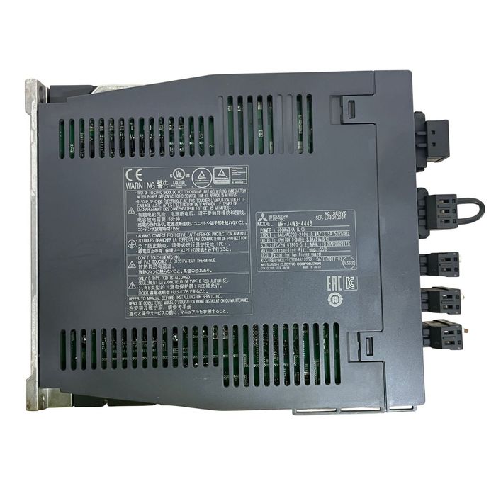 Serwowzmacniacz Mitsubishi MR-J4W3-444B 3x400W | SSCNET III/H
