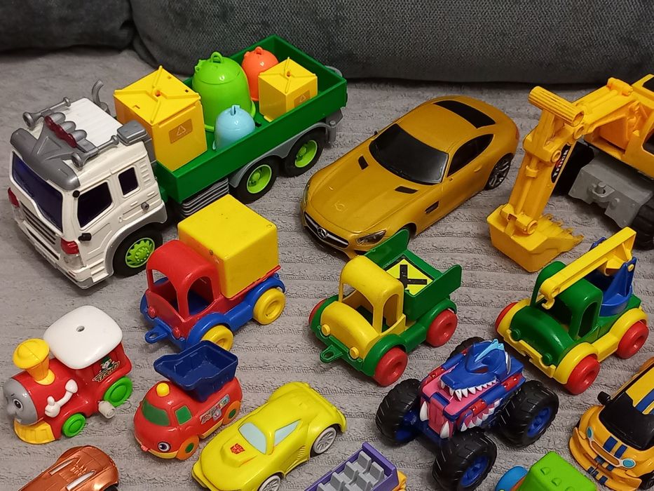 Дитячі машинки набір 550 грн все