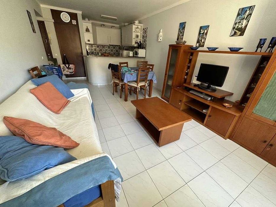 Móvel de Sala de Jantar Cerejeira