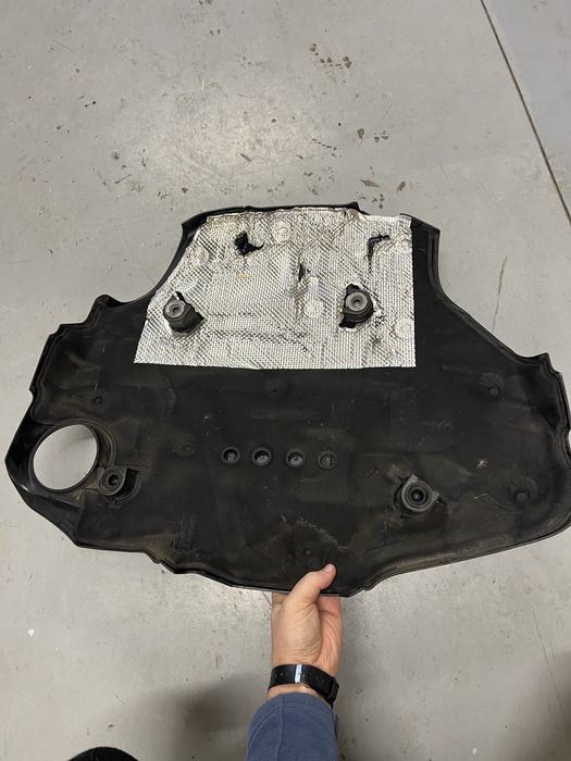 Декоративна кришка 3.0 tdi Audi
