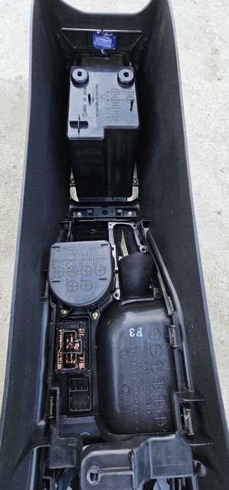 Центральна консоль subaru impreza wrx gda