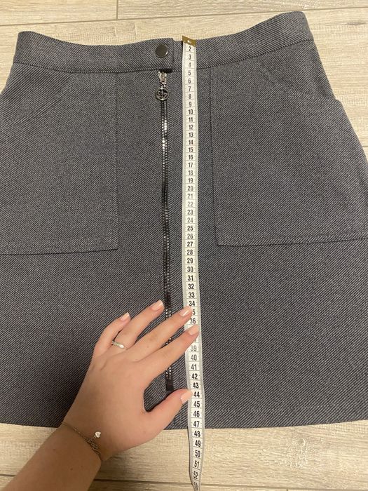 Спідниця на замочку ( в ідеальному стані)