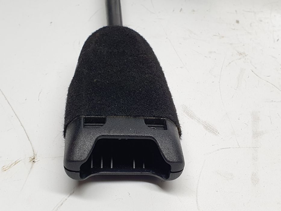 Encaixe de cinto frente direito OPEL Corsa D