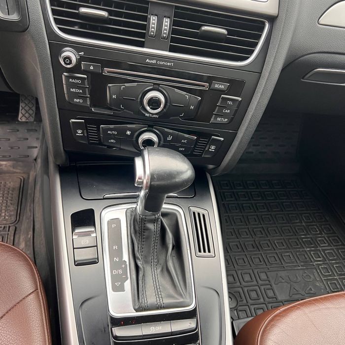 Продам свою автівку Audi A4 2014