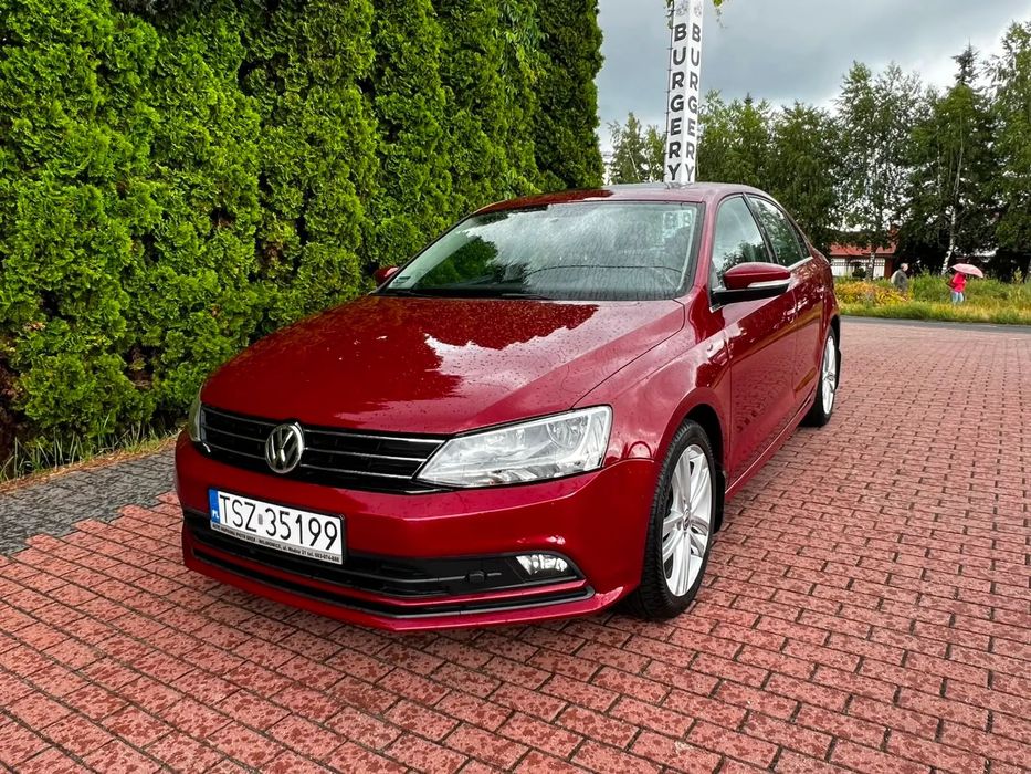 Volkswagen Jetta 2.0 TDI 150 Zarejestrowany Skóra Szklany dach Grzane Fotele Kamera