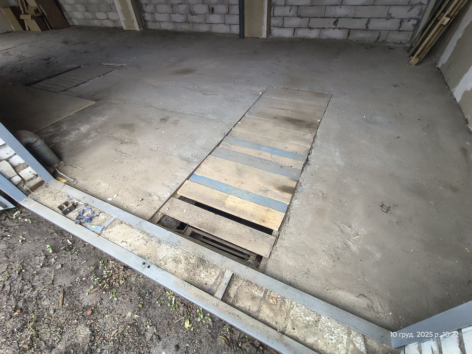 Пухівська Пуховская 2, 3 гаражі під СТО склад малярка виробництво