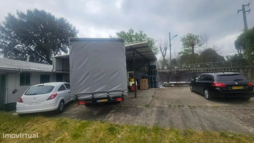 Armazém com 574 m² + Terreno de 3.000 m² – Oportunidade Investimento