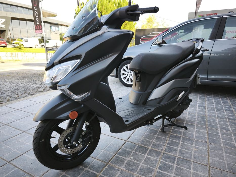 Suzuki Burgman 125  nova