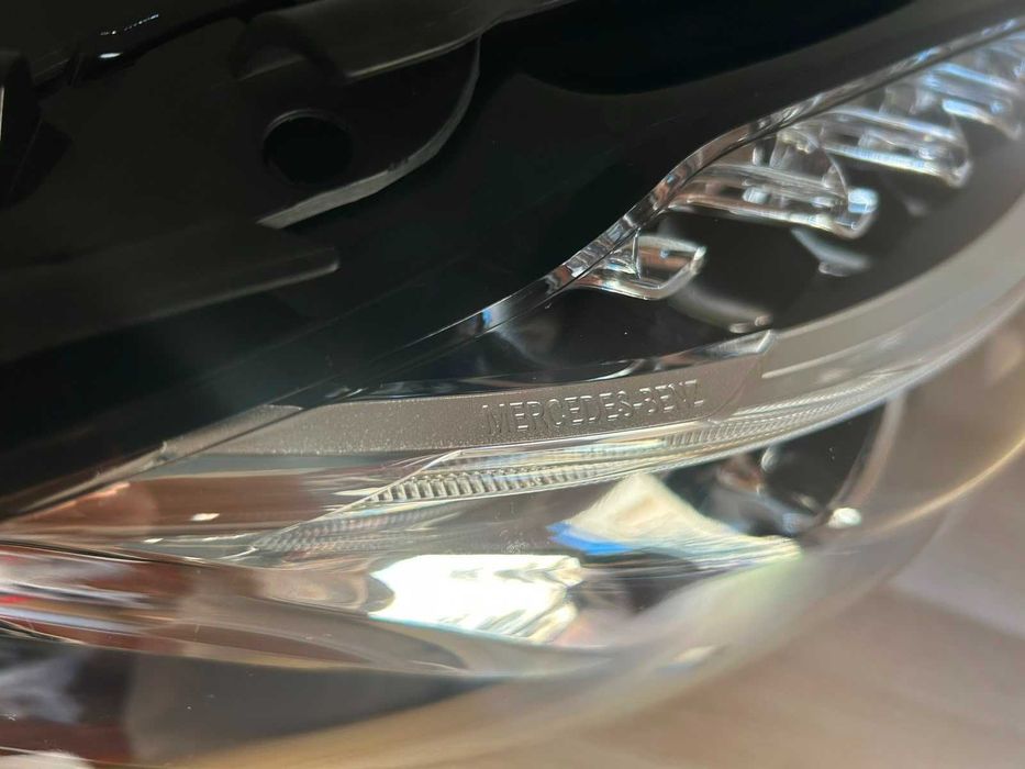Farol / ótica Mercedes benz CLC W205 ILC Original - Direito