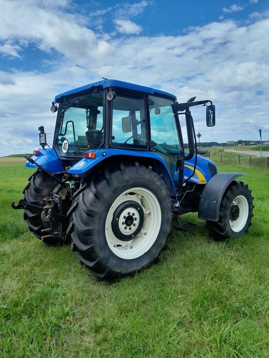 New Holland   T5040   Krajowy  Fabryczne opony  EHR  Pneumatyka  TUZ  3640Mh