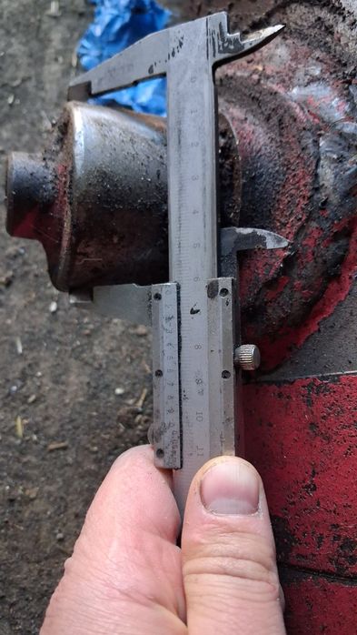 Siłownik hydrauliczny przyczepy tandem