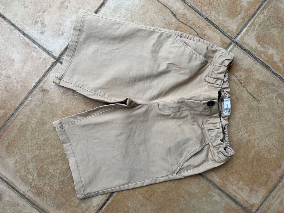 Calções bege. Pouco uso. Criança: tamanho 152 cm