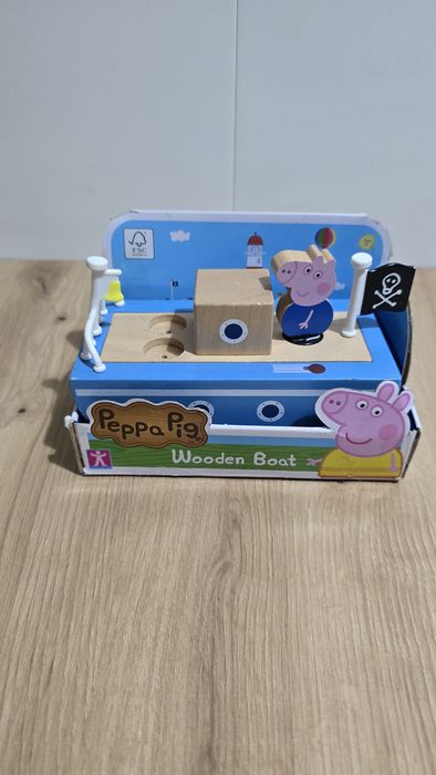 Nowa drewniana łódka z figurka peppa pig