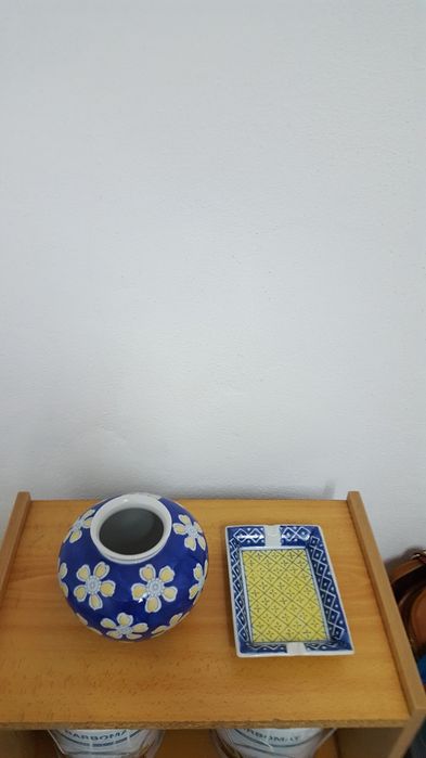 Conjunto de Jarra e Cinzeiro em Porcelana por 3€