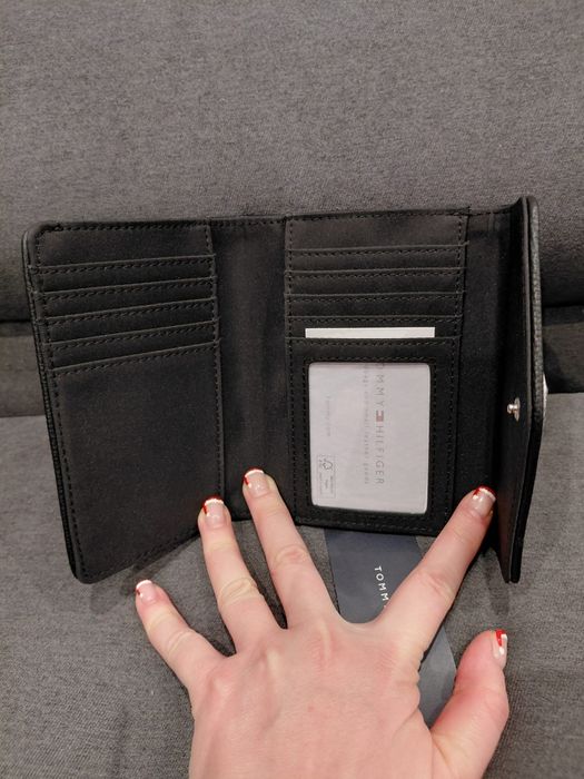 Super prezent oryginalny damski portfel Tommy Hilfiger