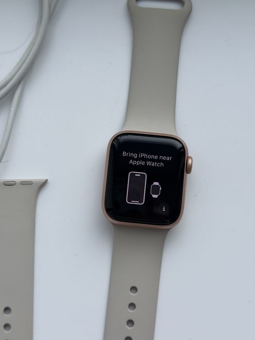 Apple Watch SE 40 мм