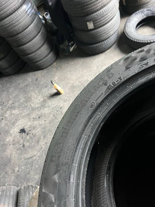 245/45R19 Continental