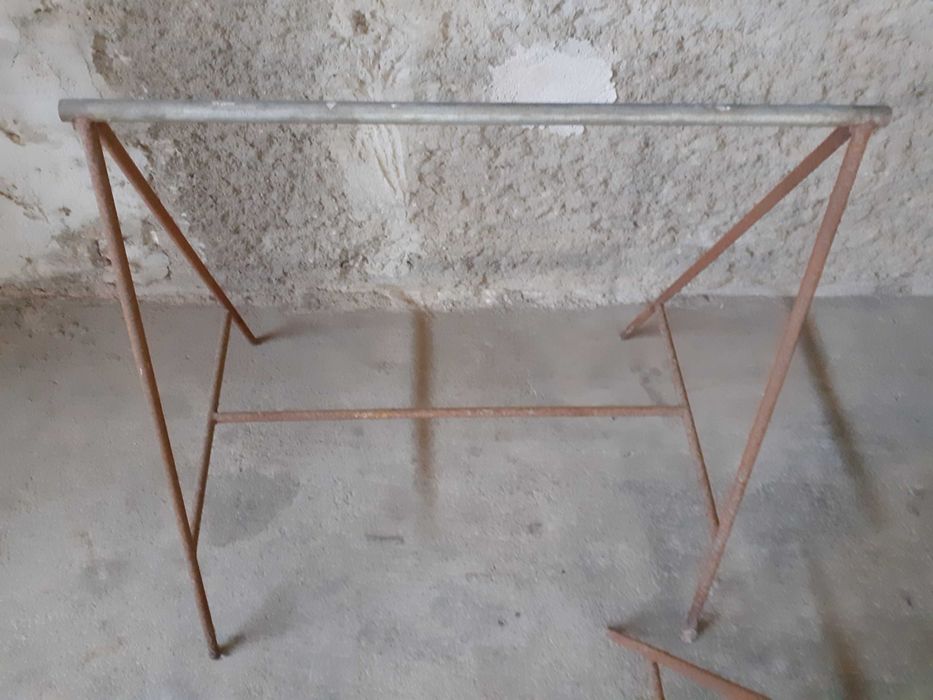 Conjunto de Cavaletes em ferro