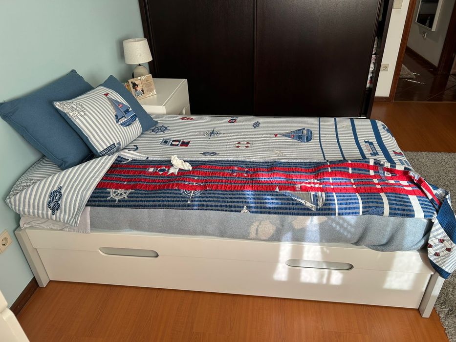 Cama branca madeira maciça
