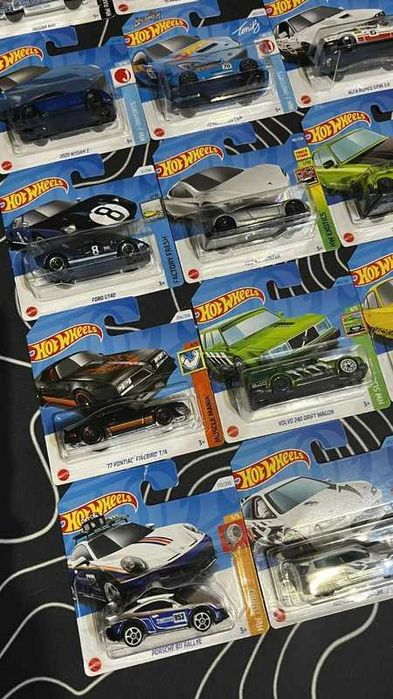 Zestwa 15 Hot Wheels