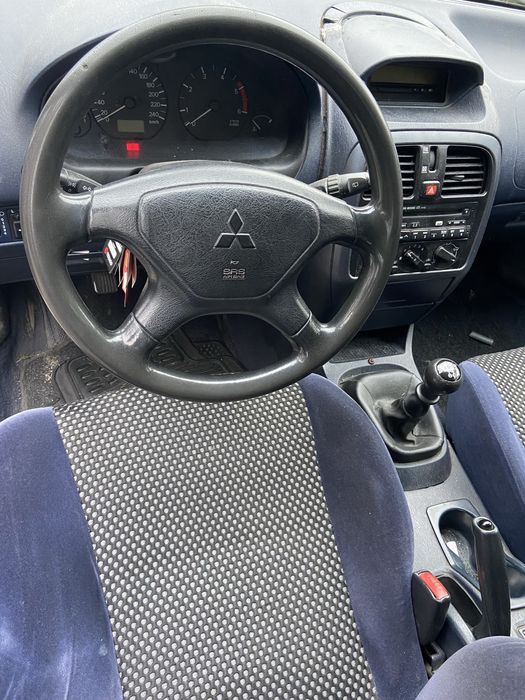 Mitsubishi Carisma para peças