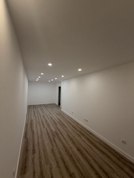 Espaço Renovado para Arrendamento | Ideal para Escritório, Armazém ou Atividade Profissional