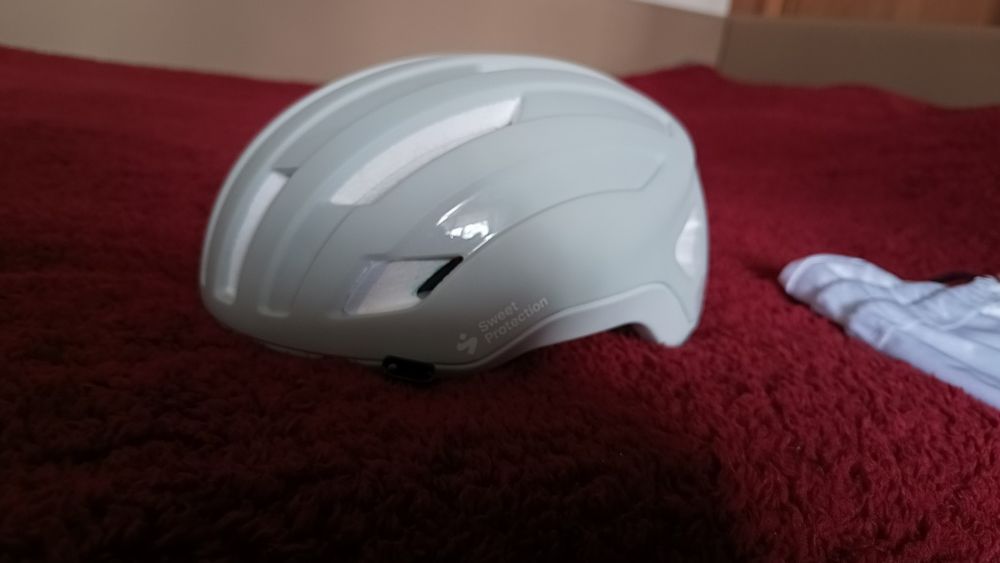 Kask rowerowy Sweet Protection Outrider Bronco White