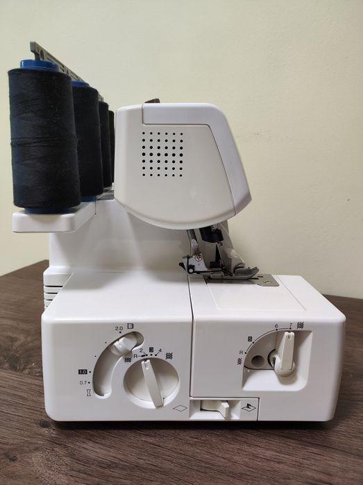 Оверлок Brother 1034 D + нитки та тканина у подарунок. Дивись опис