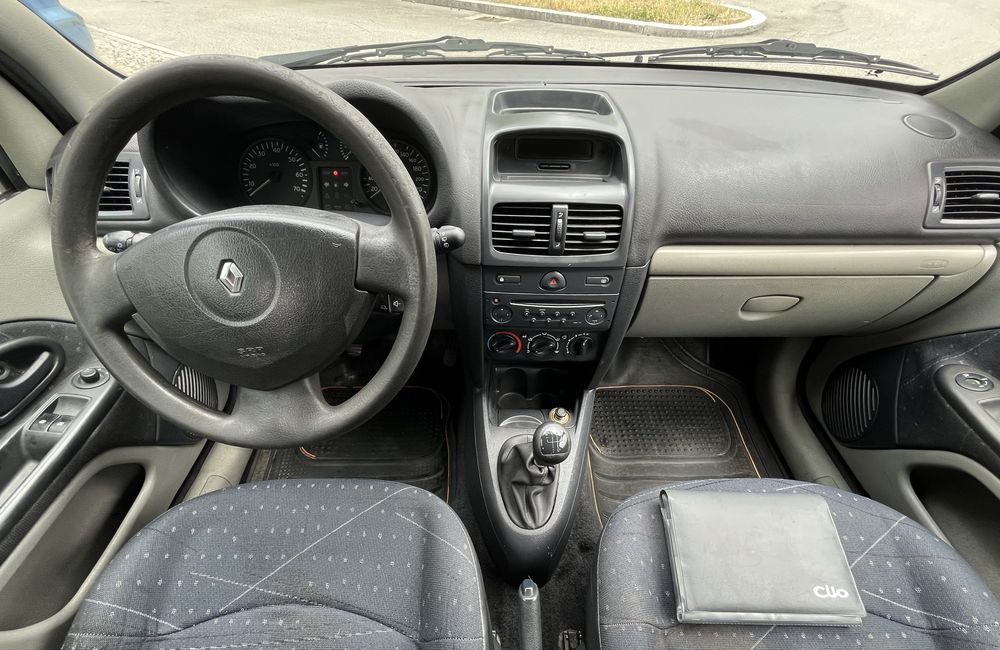 Renault Clio 1.5 DCI - 2002 5 Lugares