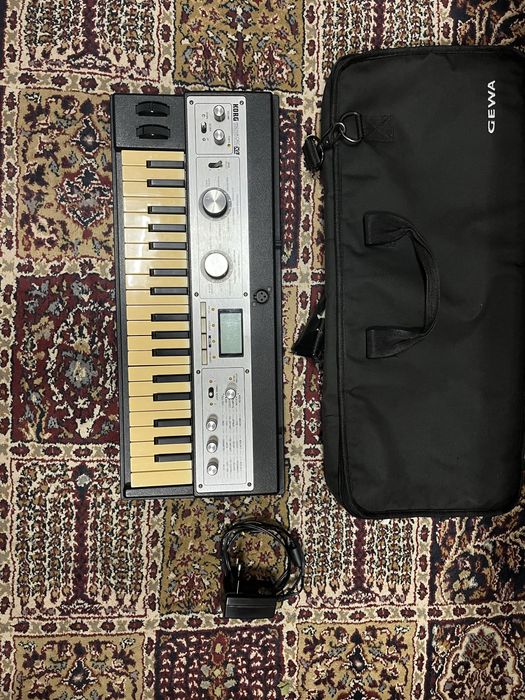Microkorg XL + transformador + mala de transporte