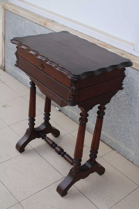 Mesa trabalho\Costura Vitoriana, seculo XlX,